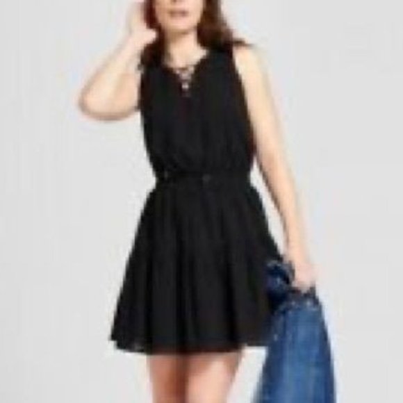 Universal Threads | Vneck lace up Waist Tie Dress - Picture 1 of 6